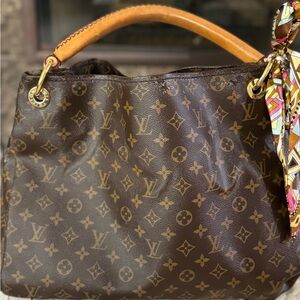 LV mono Artsy MM